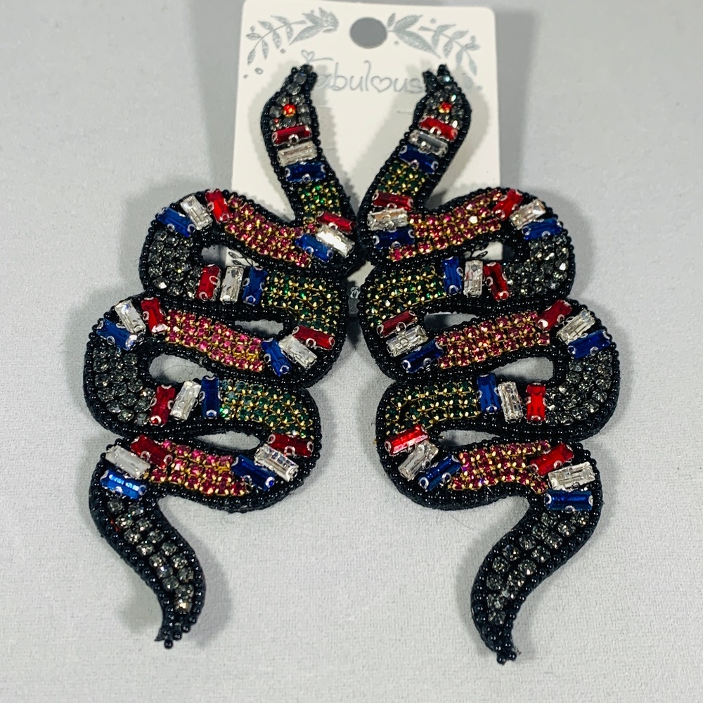 Snake‎ earring with rhinestones....fabulous!!